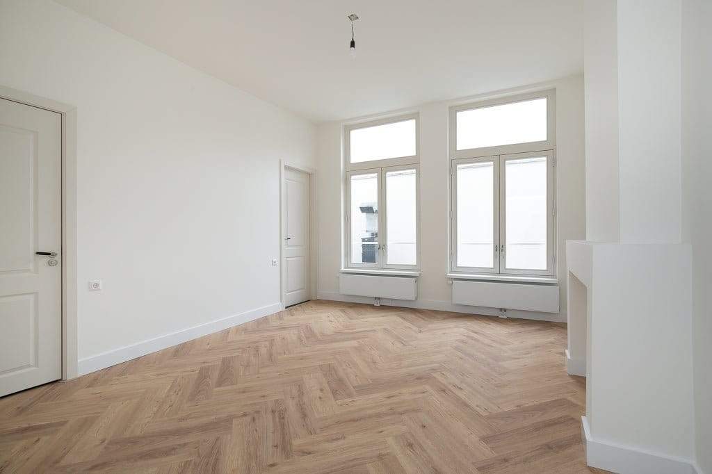 Bild 1 von 12