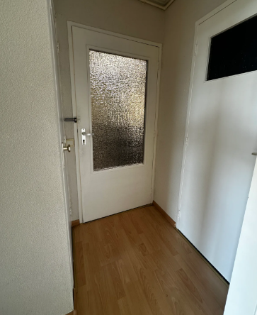 Image 4 of 10