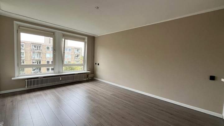 Bild 2 von 27
