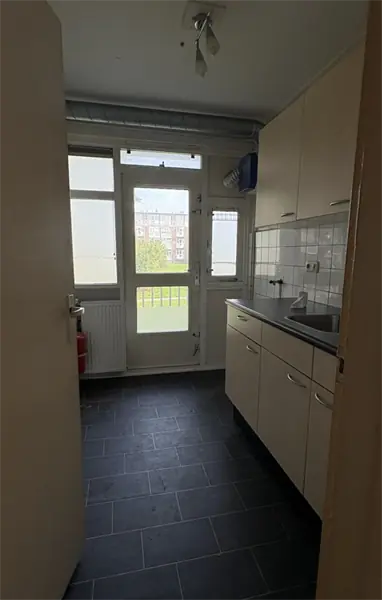 Image 1 of 7