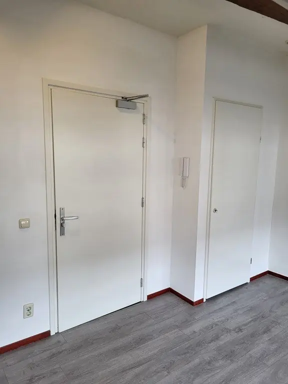 Image 4 of 14