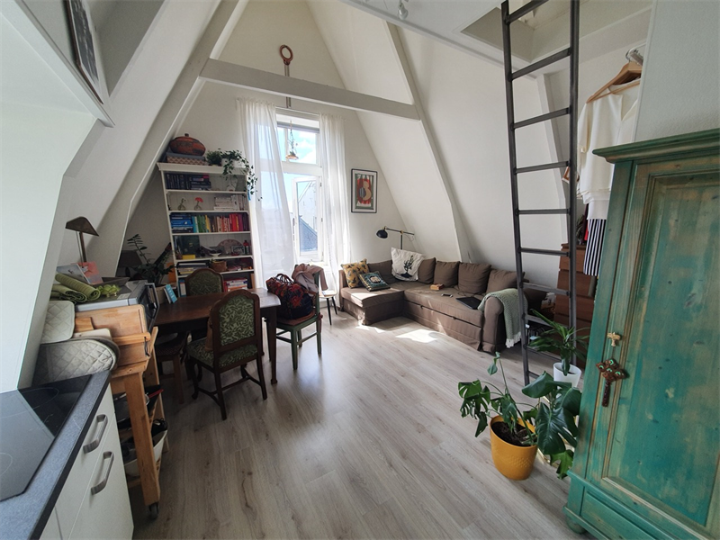 Image 7 of 9