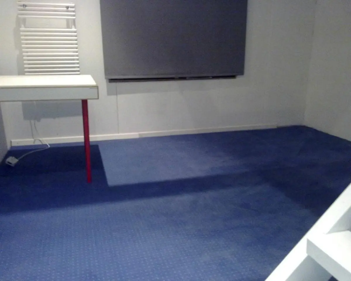 Image 4 of 5
