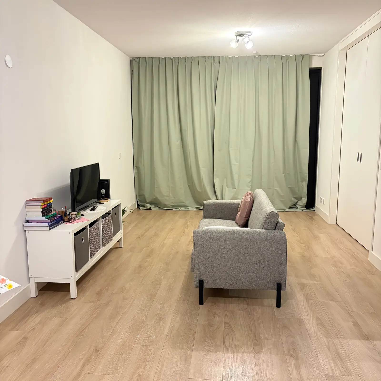 Image 3 of 5