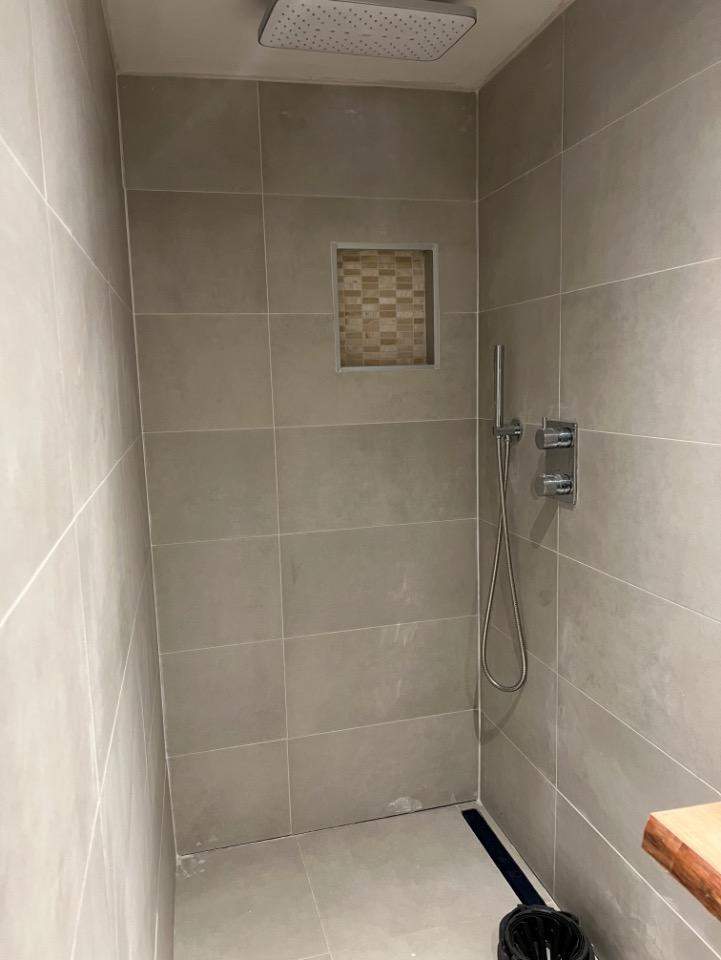 Image 2 of 6