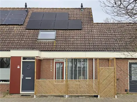 Hoekwoning met garage aan de Punter, Lelystad