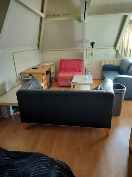Image 4 of 6