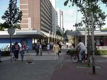 Afbeelding 2 van 2