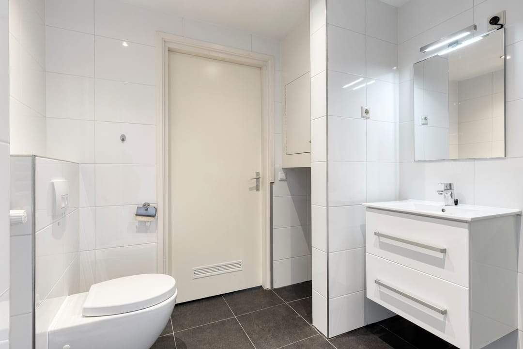 Image 11 of 27