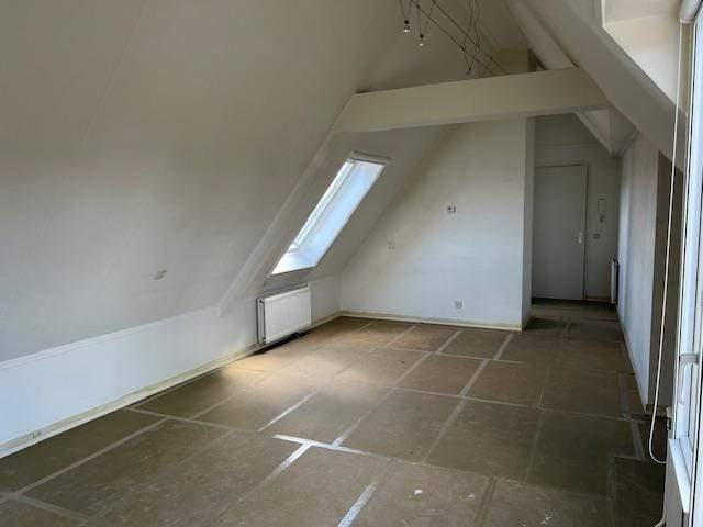 Image 9 of 19