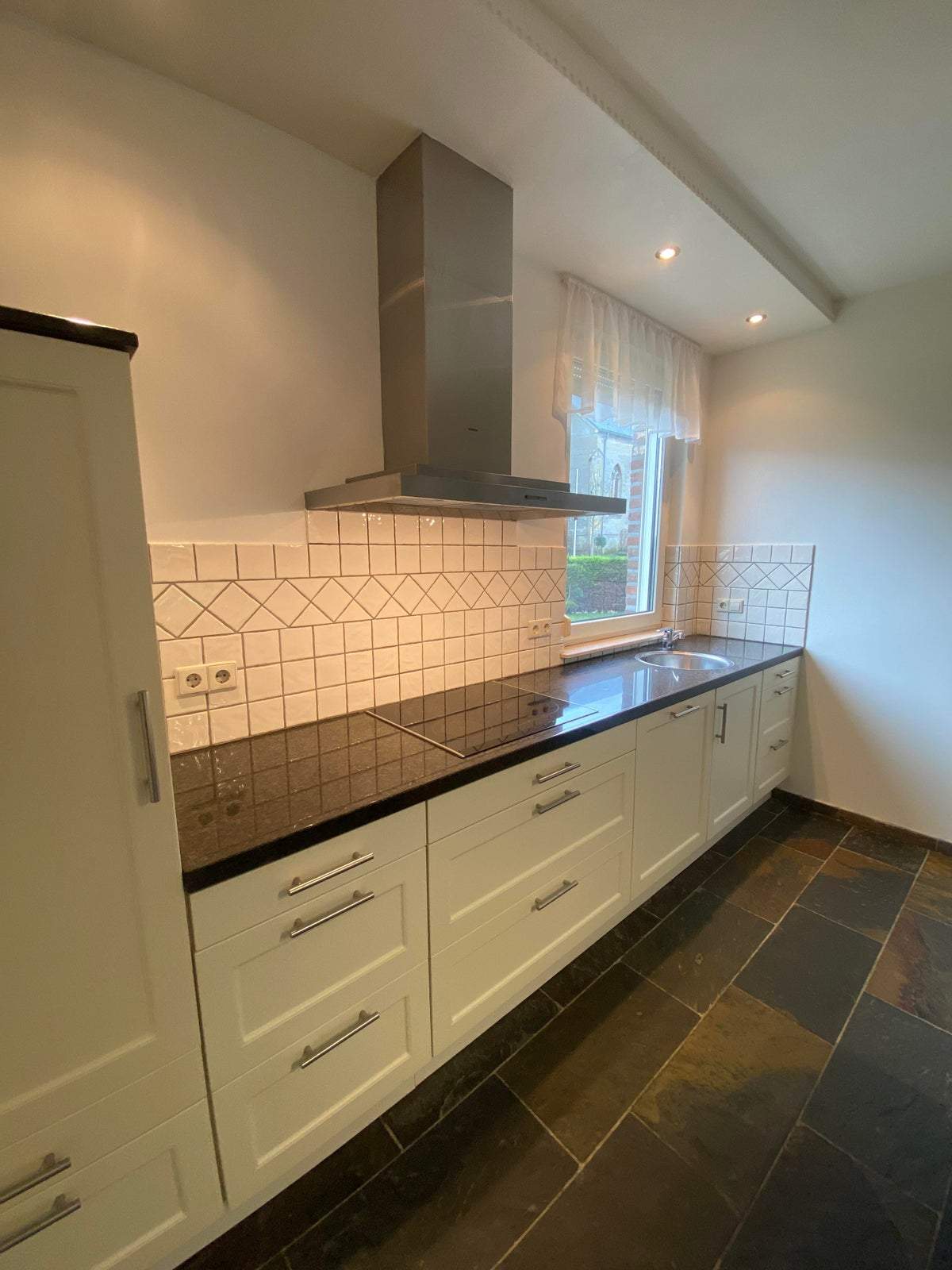 Image 2 of 27