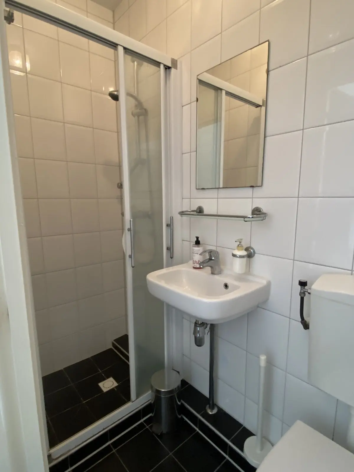 Image 10 of 16