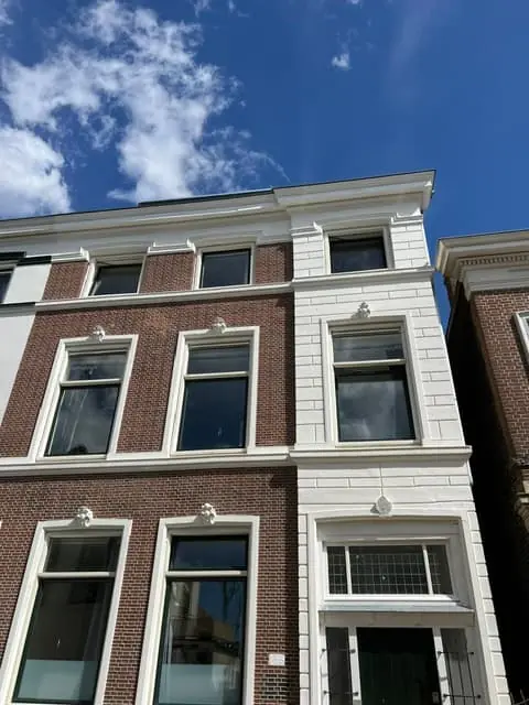 Image 2 of 6