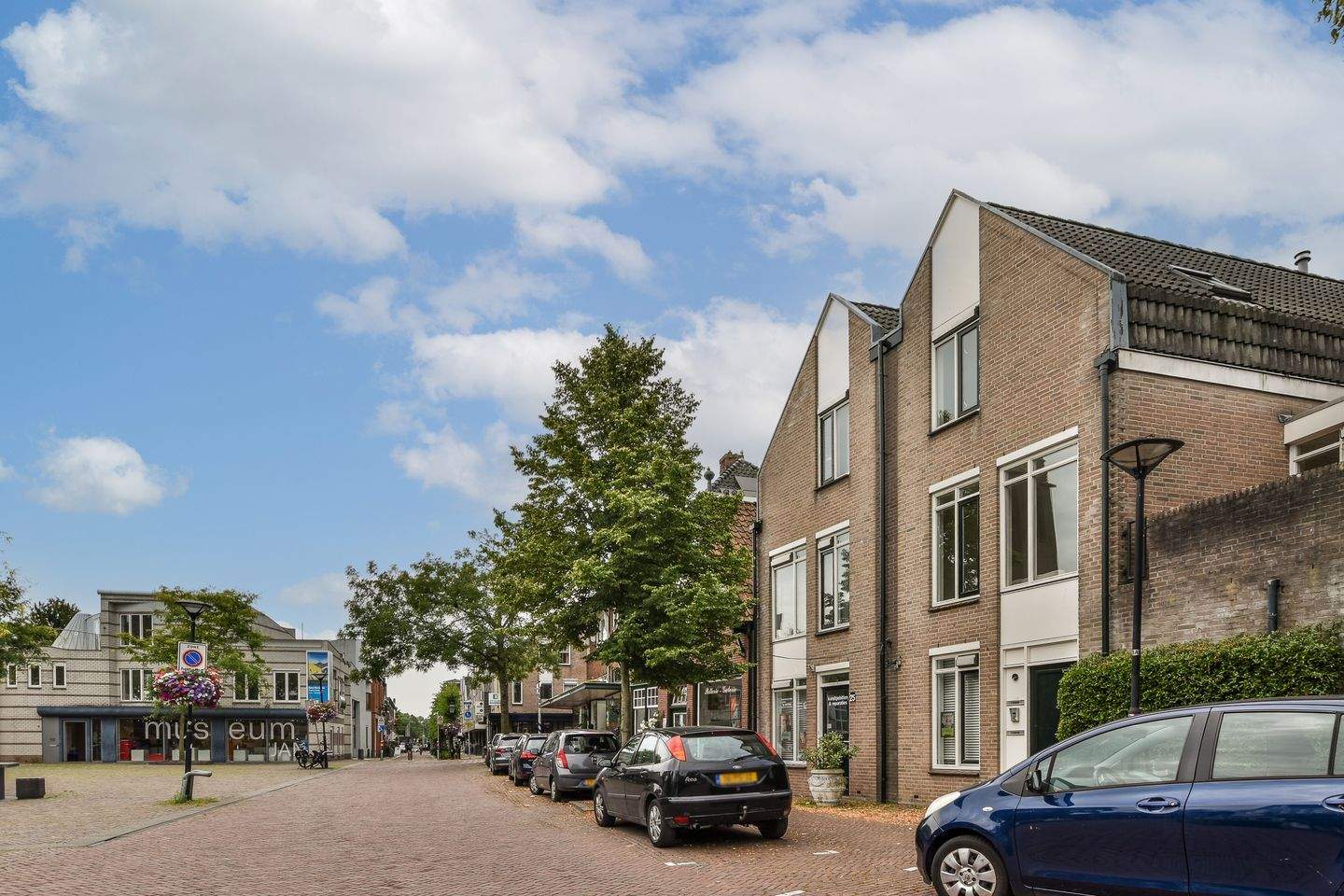 Afbeelding 1 van 12