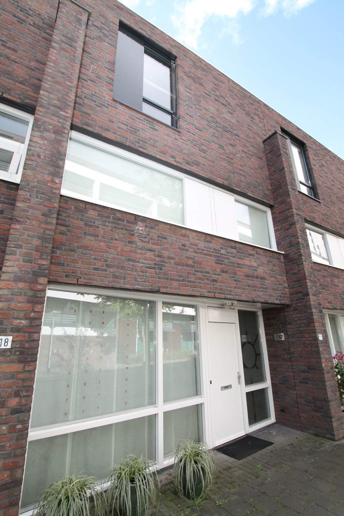 Afbeelding 1 van 23
