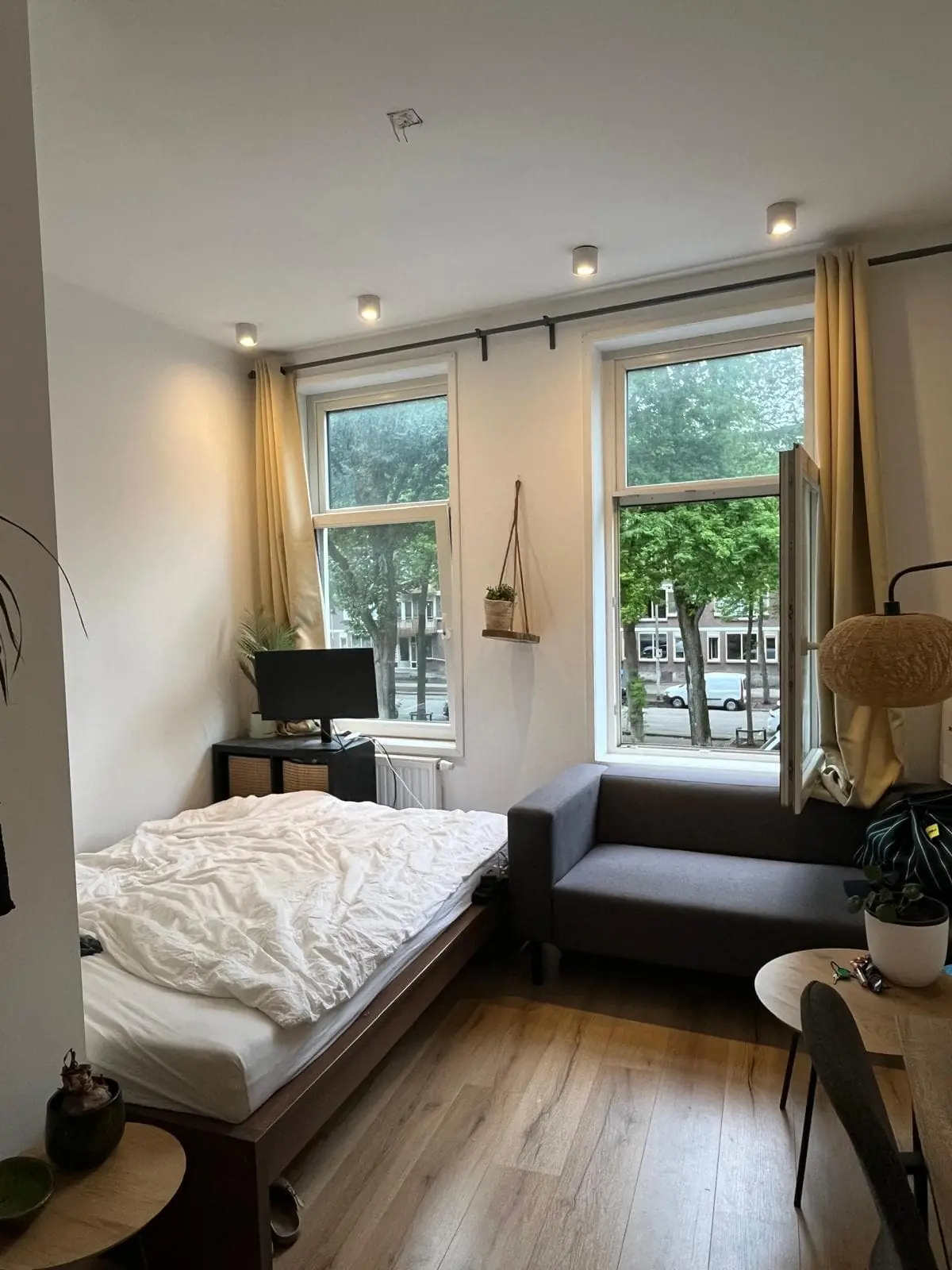 Image 4 of 5