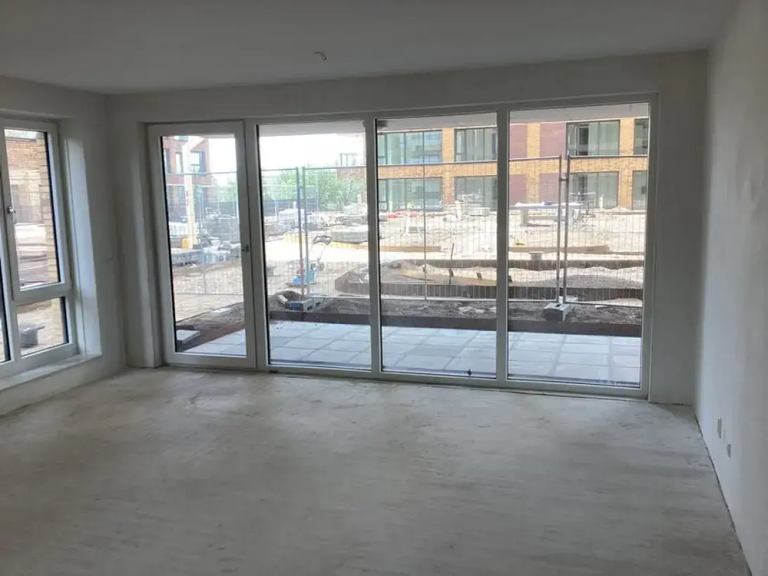 Image 4 of 7