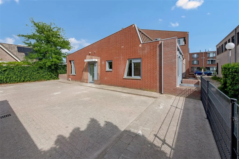 Image 20 of 25