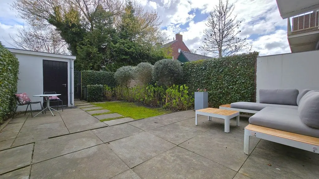 Image 8 of 27
