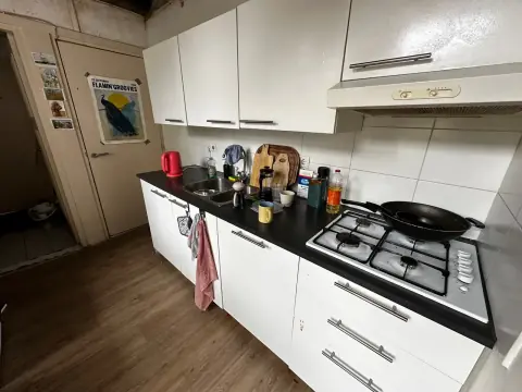 Habitación sin amueblar en Bergstraat, Groninga - En alquiler