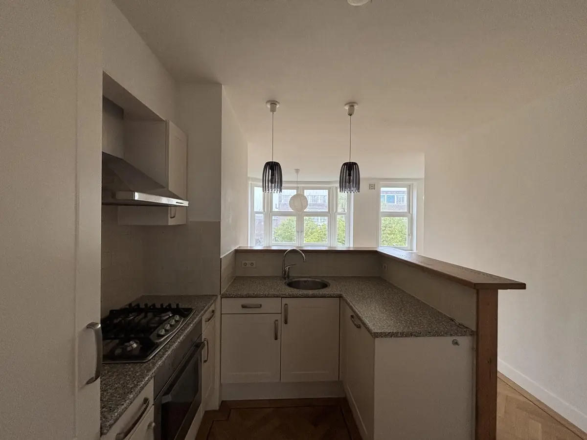 Image 3 of 23