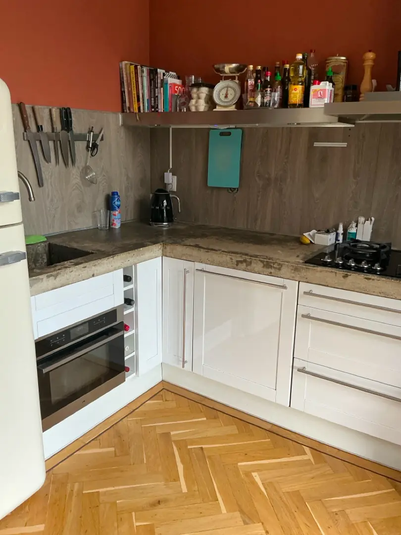Image 2 of 10