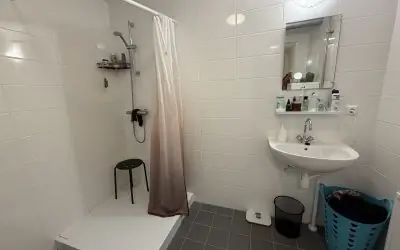 Image 2 of 6