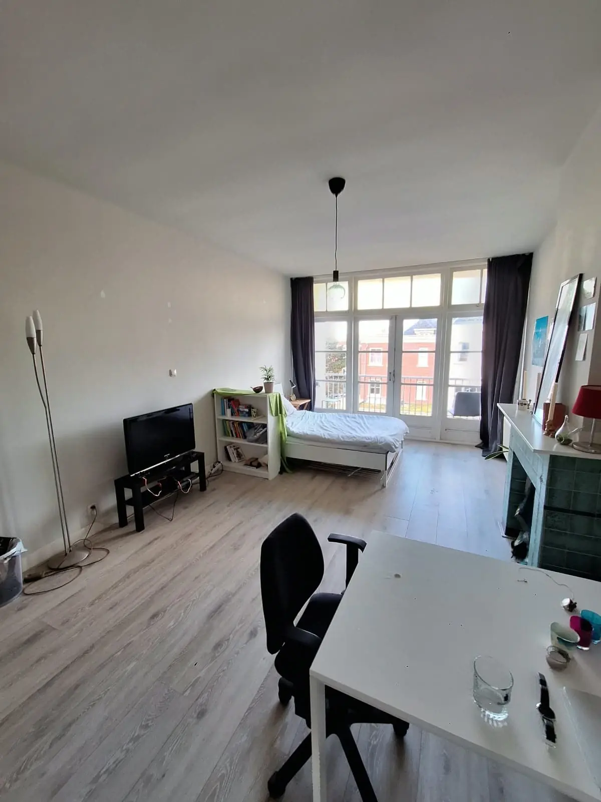 Image 4 of 9