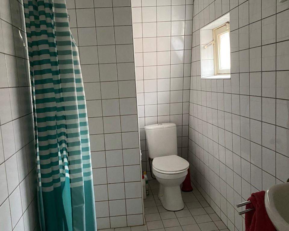 Image 2 of 7
