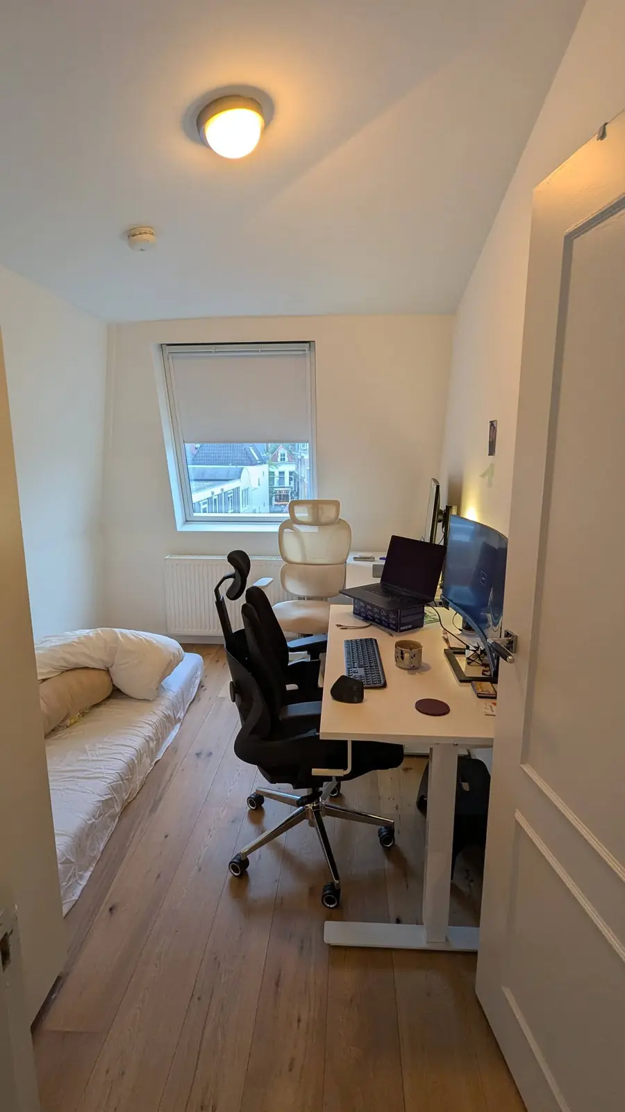 Image 2 of 7