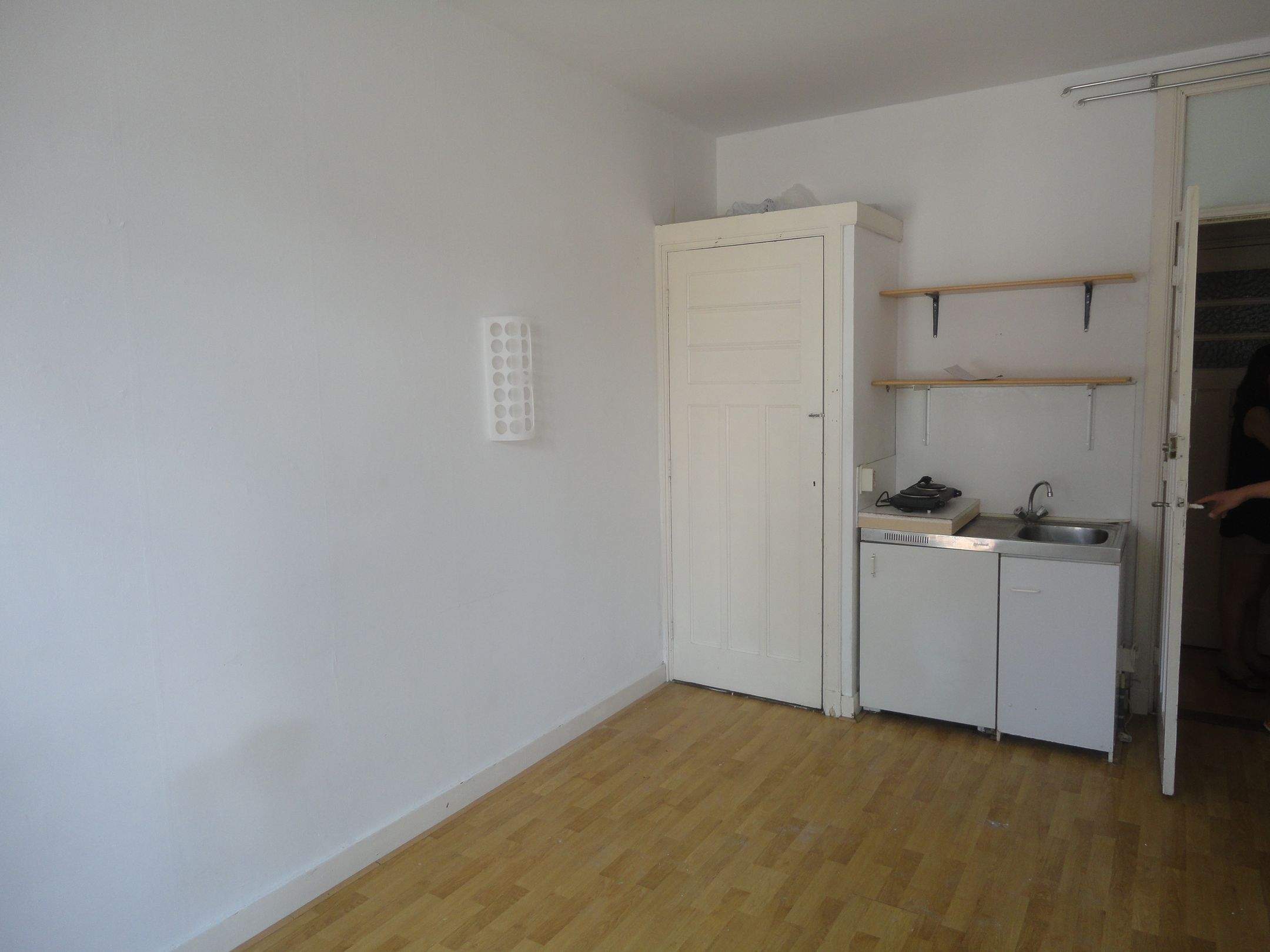Image 3 of 4