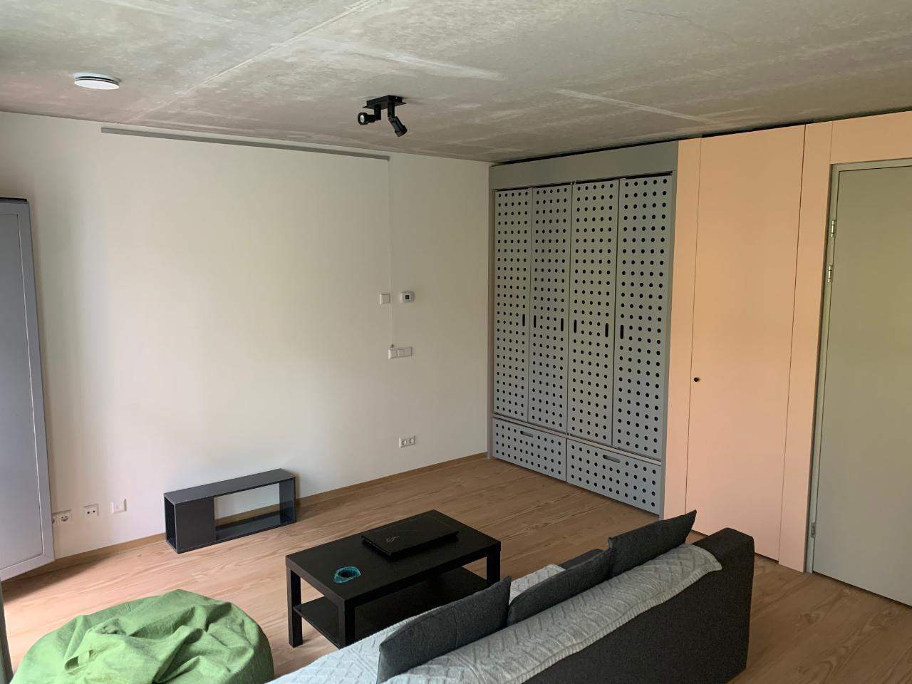 Image 3 of 10