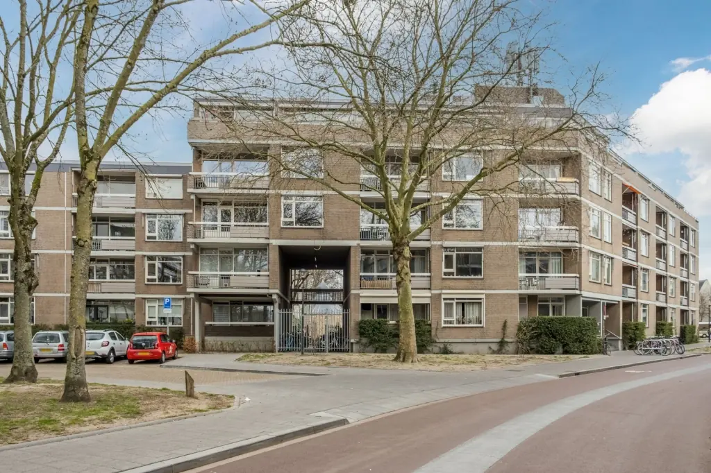 Apartment Adriaan van Bergenstraat, Breda - For Rent