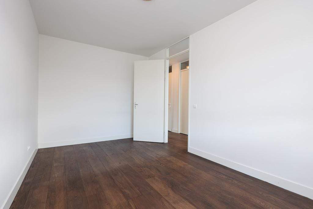 Image 10 of 22