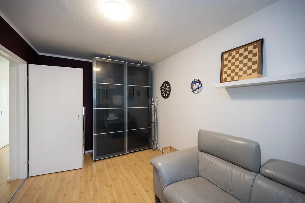 Image 10 of 21