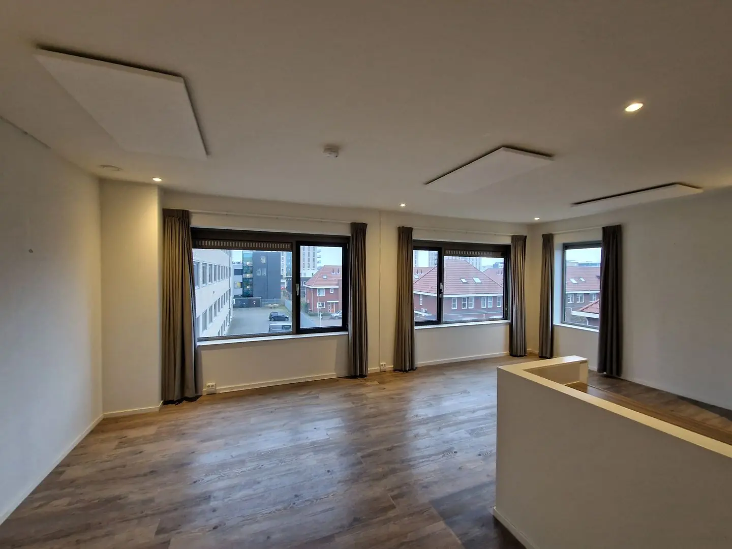 Image 4 of 10