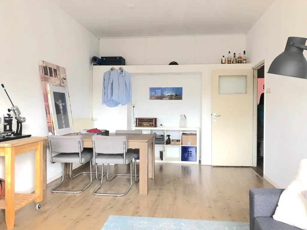 Image 4 of 8