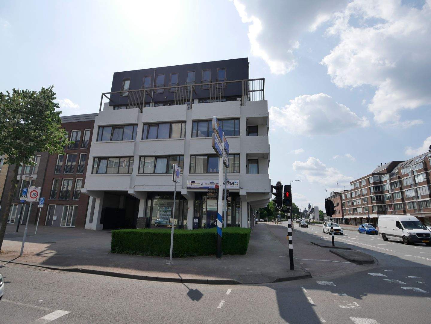 Afbeelding 1 van 12