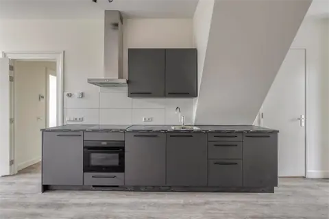 Gerenoveerd 4-kamerappartement Herengracht, Leiden - Te huur