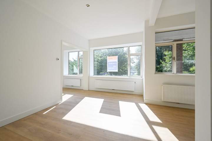 Bild 2 von 30
