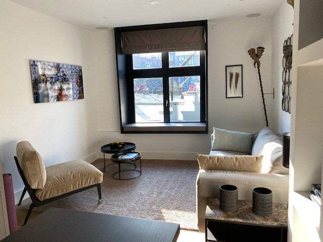 Image 2 of 20