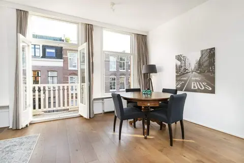 Apartamento amueblado de 2 dormitorios en Van Eeghenstraat, Ámsterdam (Concertgebouwbuurt) – En alquiler