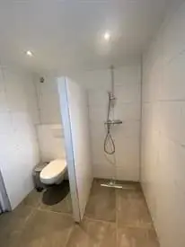 Image 4 of 7