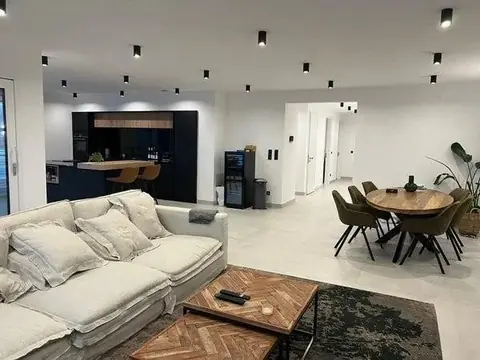 Apartamento de 4 Habitaciones Hulsmaatstraat, Enschede - En Alquiler