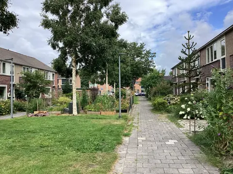 Casa adosada en Gentiaanstraat, Assen Oost - En alquiler