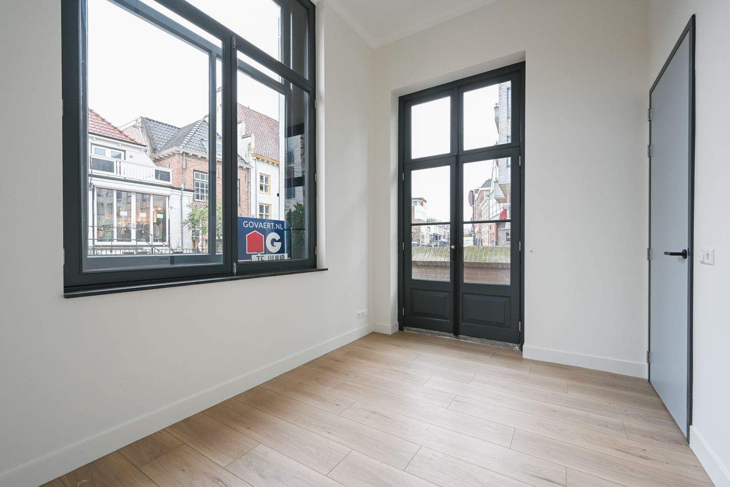 Image 19 of 34