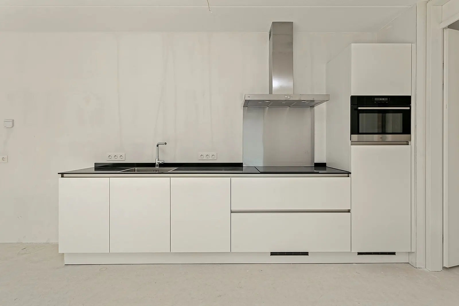 Image 4 of 8