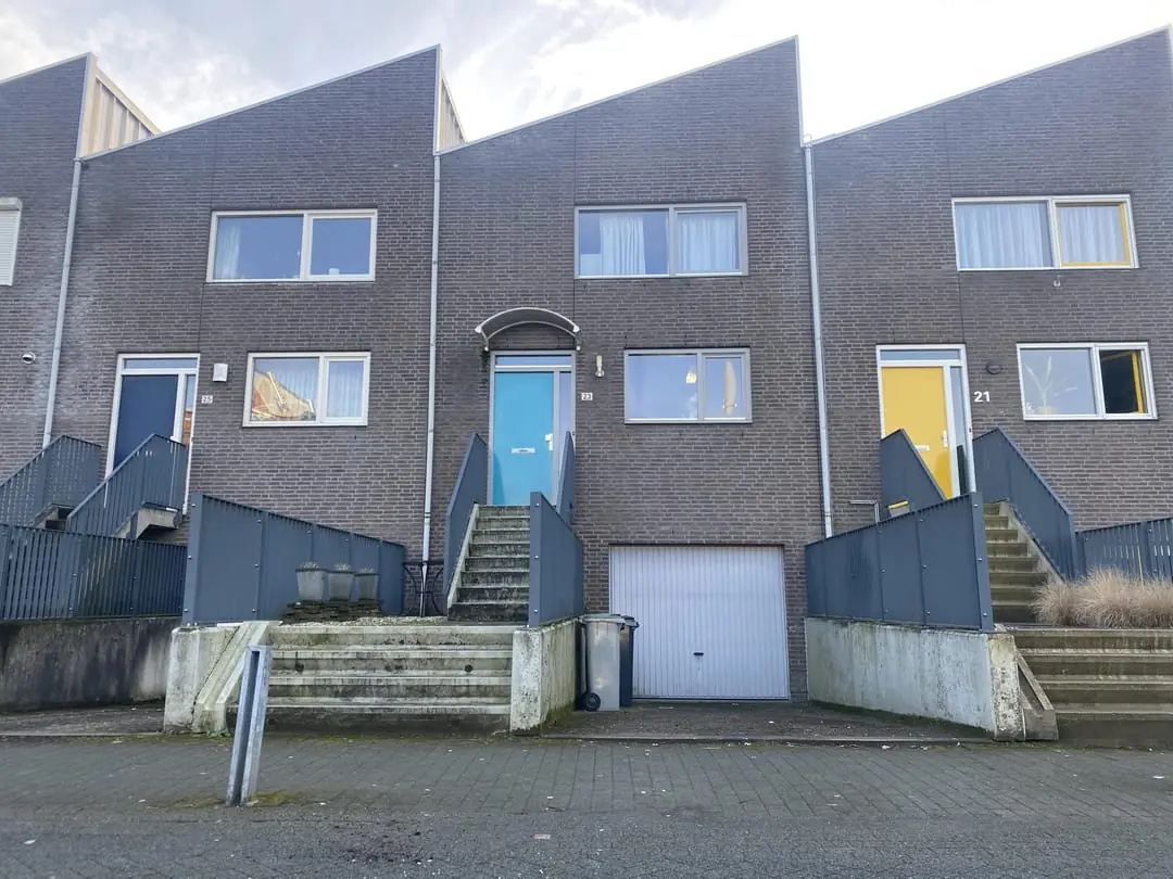 Image 7 of 44