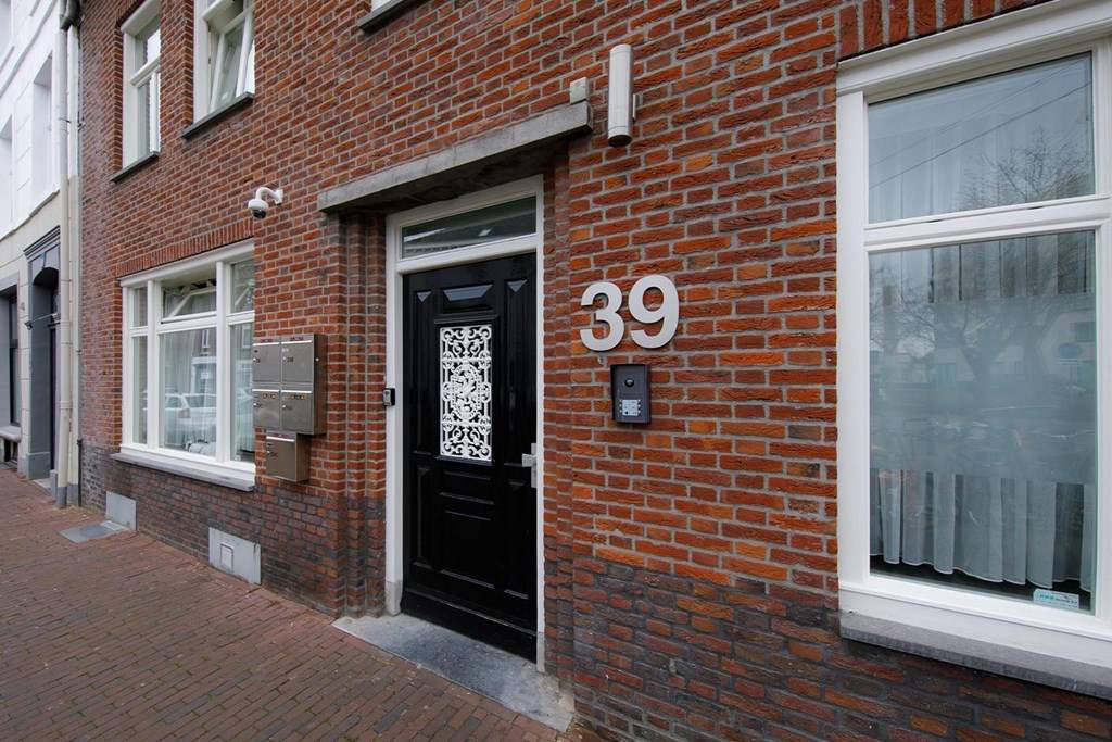 Afbeelding 2 van 9