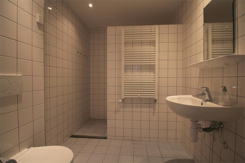 Bild 2 von 6